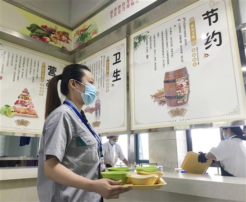 组织文化艺术交流活动，促进多元文化融合